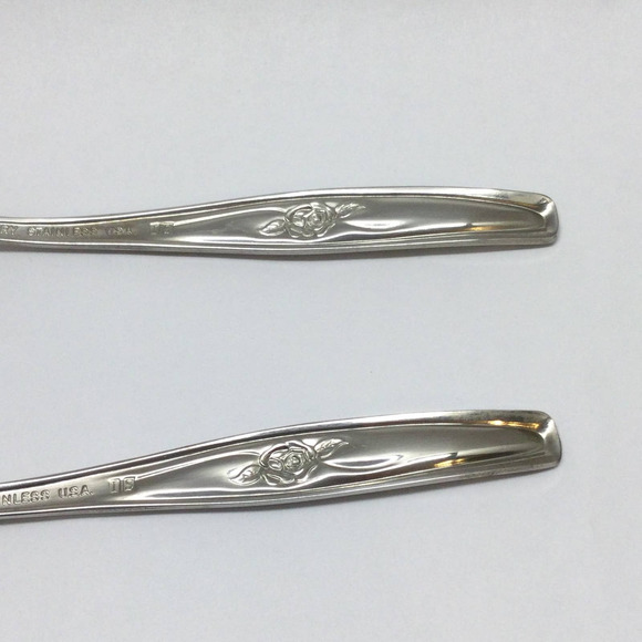 2 piece International Silver Random Rose Stainless Luxury Teaspoons 5 7/8 Length - Picture 5 of 7